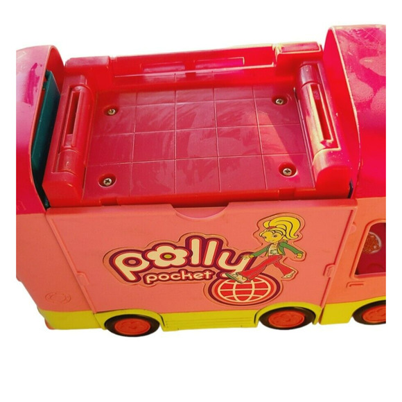Poly Pocket Triple Decker Bus Playset - Picture 2 of 9